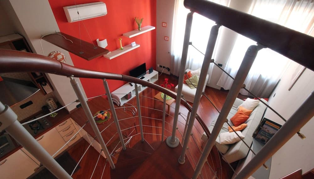 Mi-sant3at - Piazza Santa Maria Alla Fontana 3