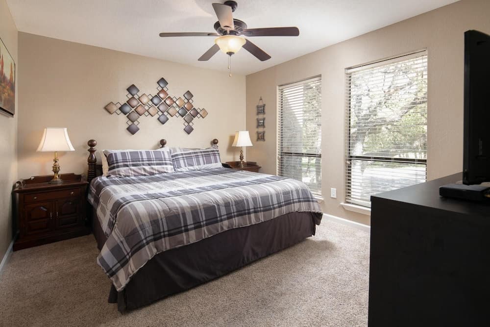 Deer Haven TBM 406 in New Braunfels