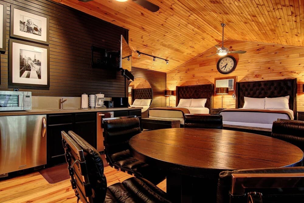 The Hideout RR 6954 in Canyon Lake