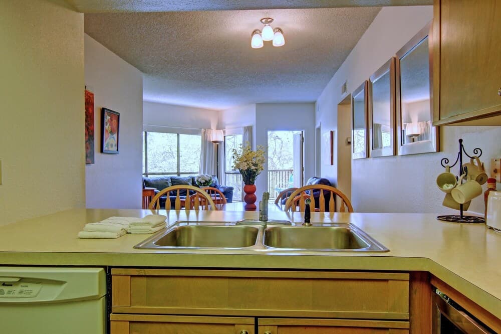 Treetop Villa IC 215