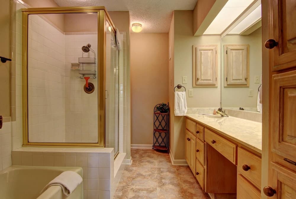 Delroy Curly Rays Comal Condo CW C211