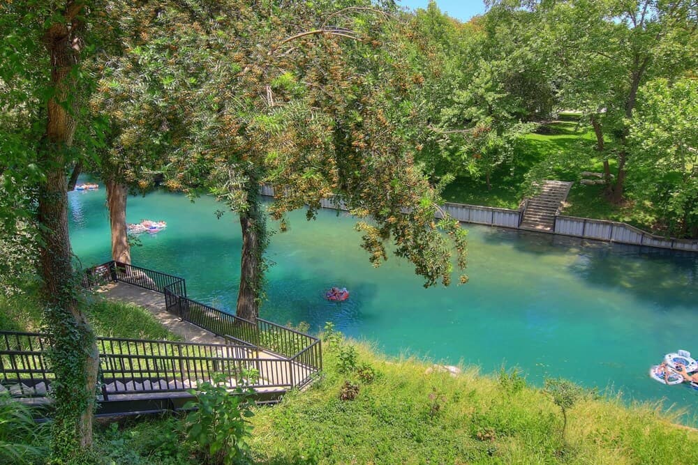 Condo de Comal CW C101