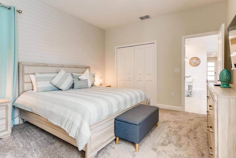 8958 CC - Champions Gate - Amazing 5 Bed Single Family