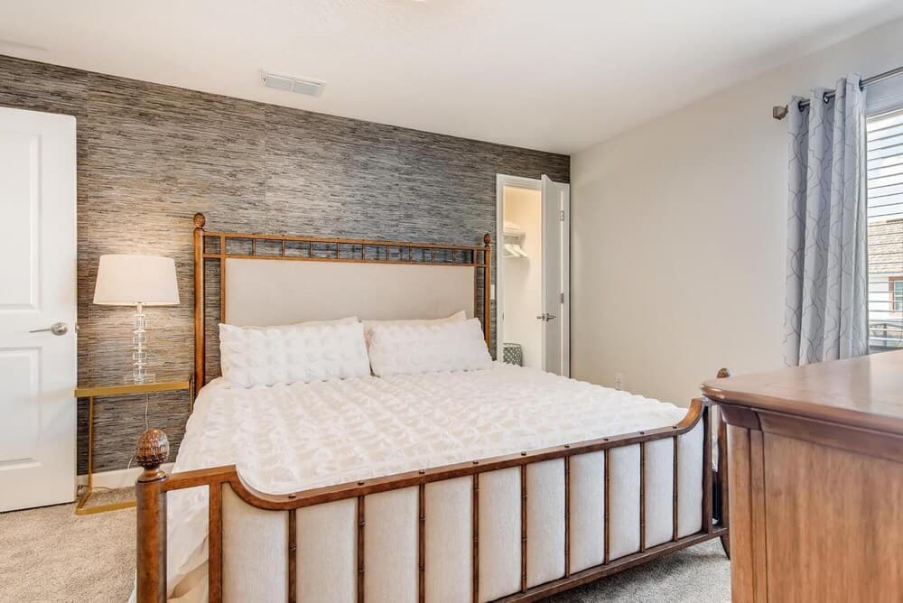 4801 ML - Storey Lake - Luxury 5 Bed Townhome