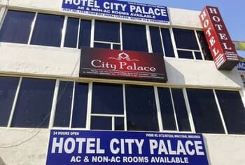 Goroomgo City Palace Chandigarh