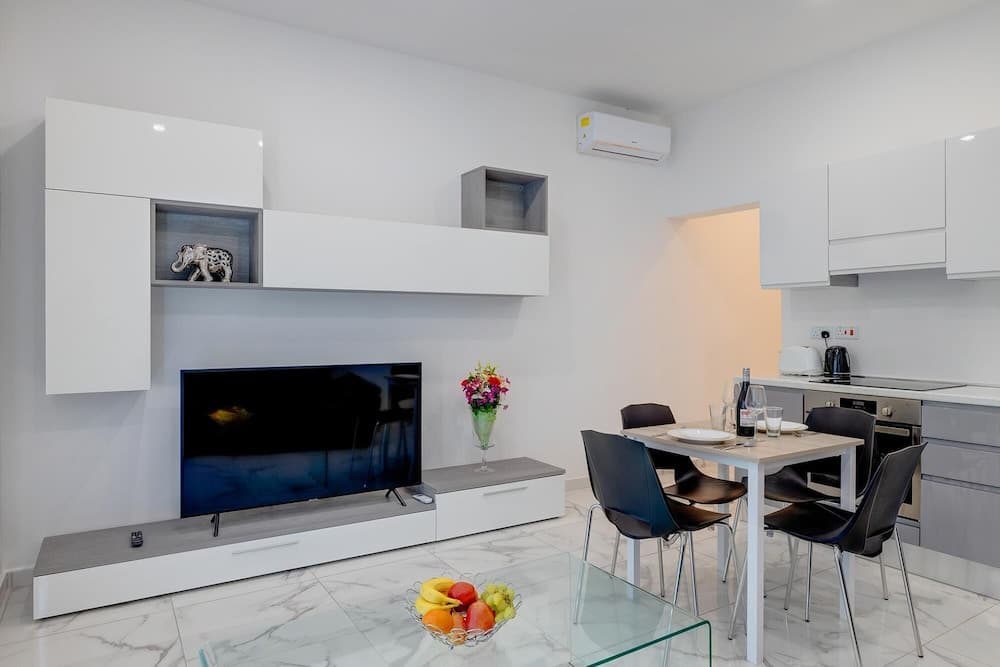 Modern 1BR Apartment Central Location