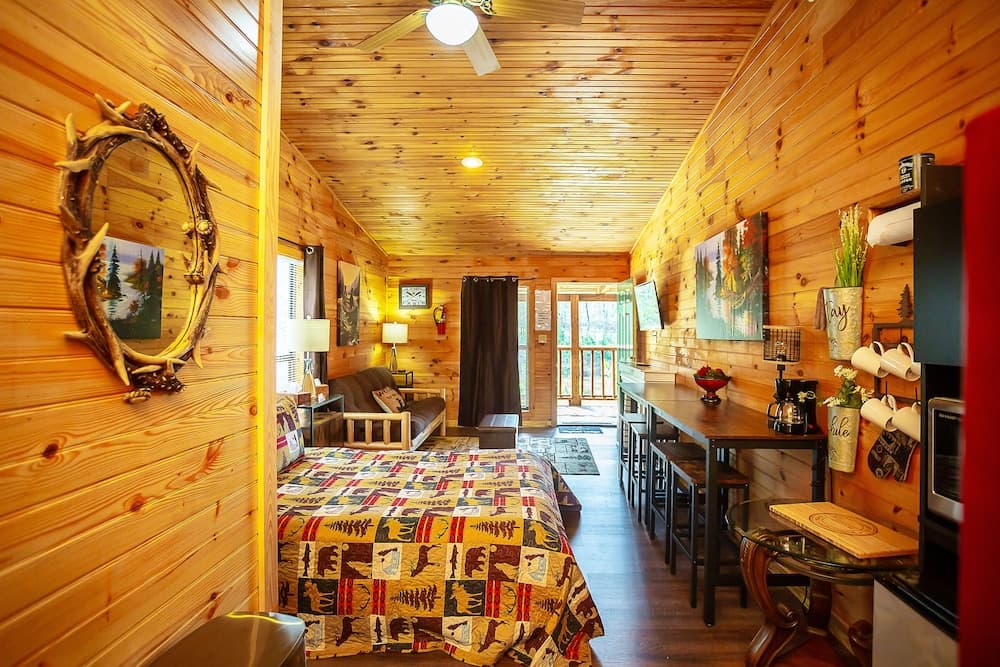 Bigfoot Lodge Room Four