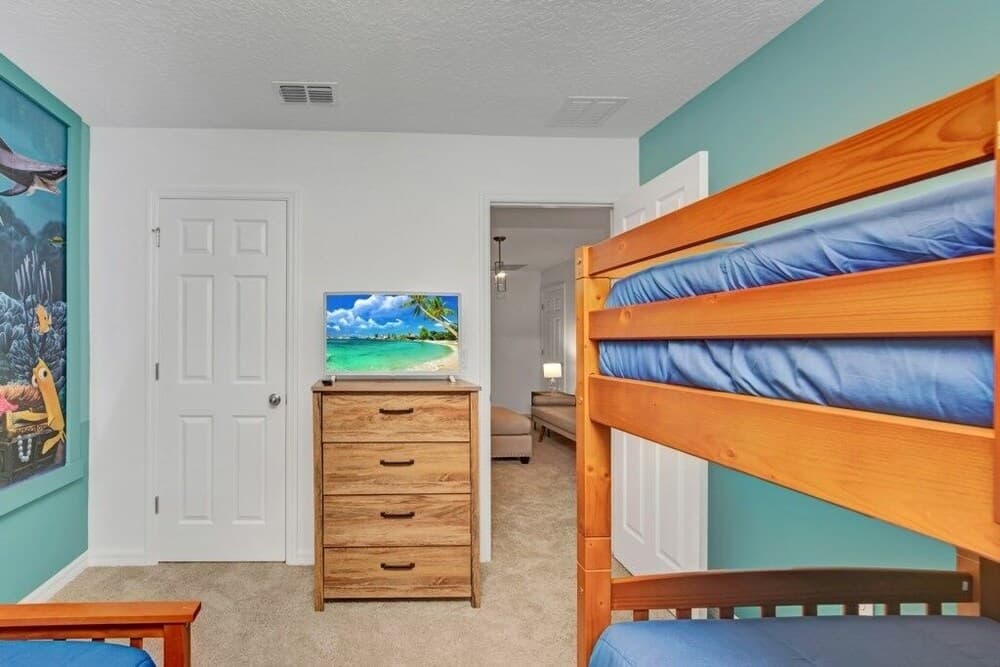 2182cooper 4 Bedroom Townhouse by Redawning