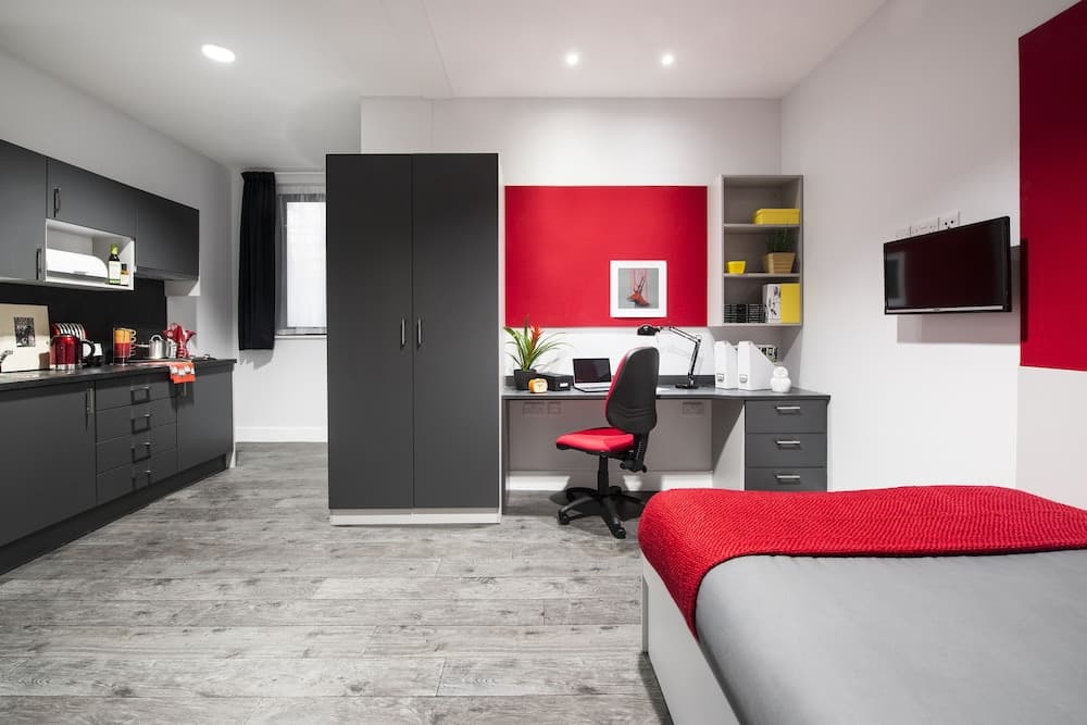 Yugo Explore - Arran House