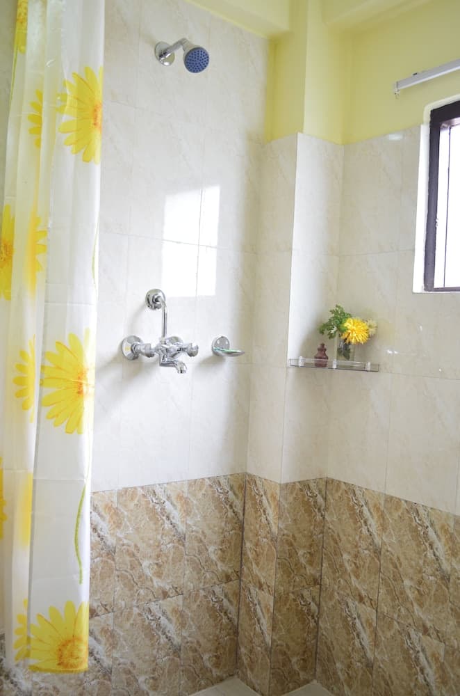 Tanani Newa Home - Makalu