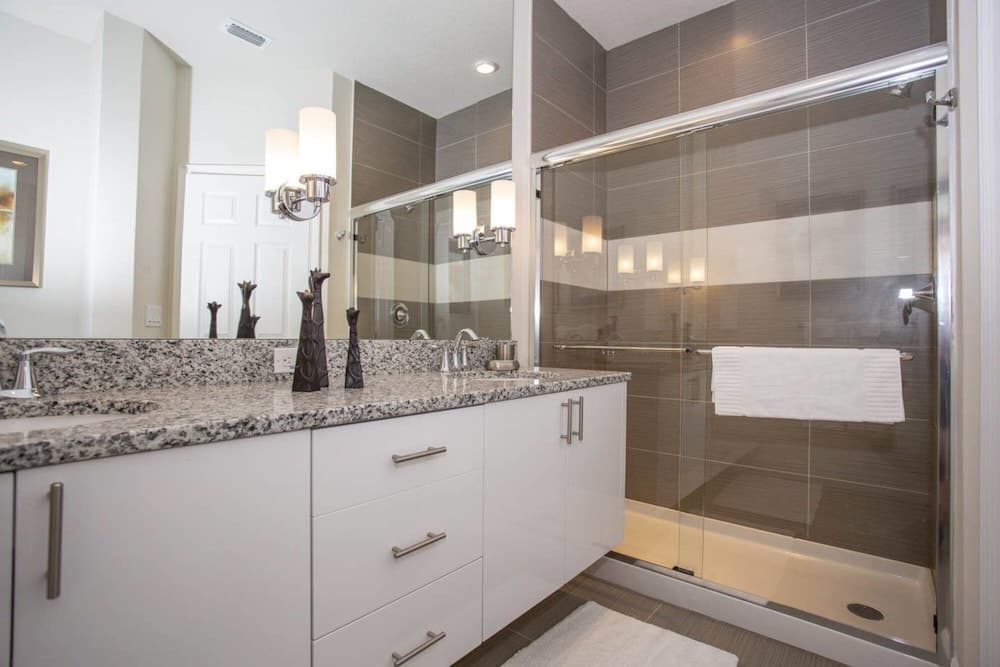 New and Modern Villa Near Disney