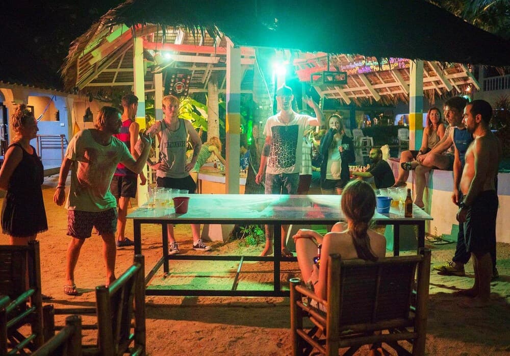 Asia Blue - Beach Hostel Hacienda - Deluxe or Twin Room With Garden View