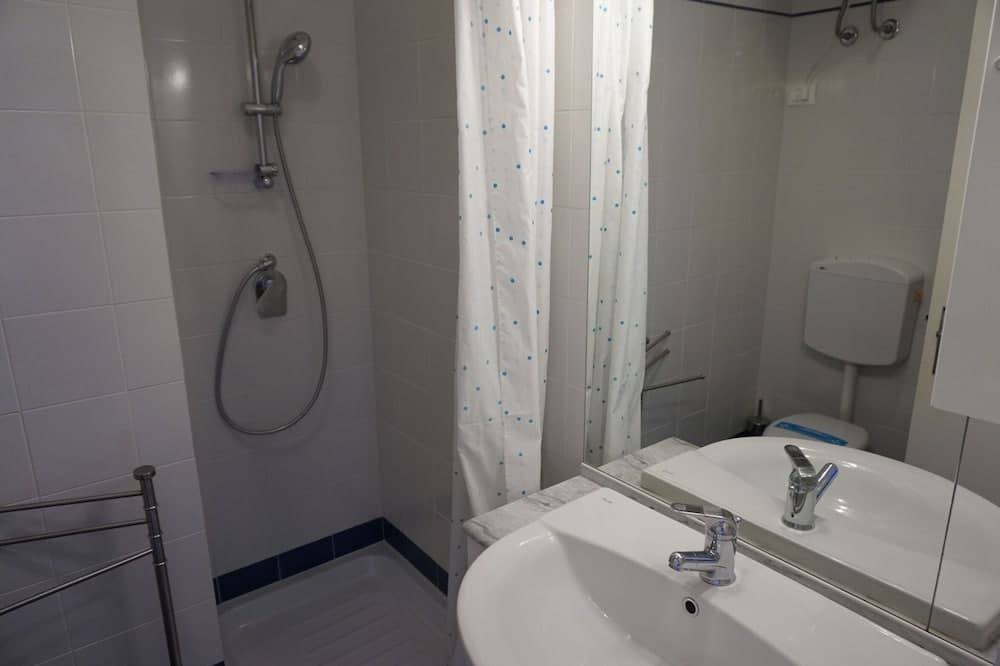 Wonderful Studio With Swimming Pool, Spacious Terrace and sea View by Beahost