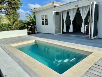 Modern 3bed House in the Heart of Swetes Village