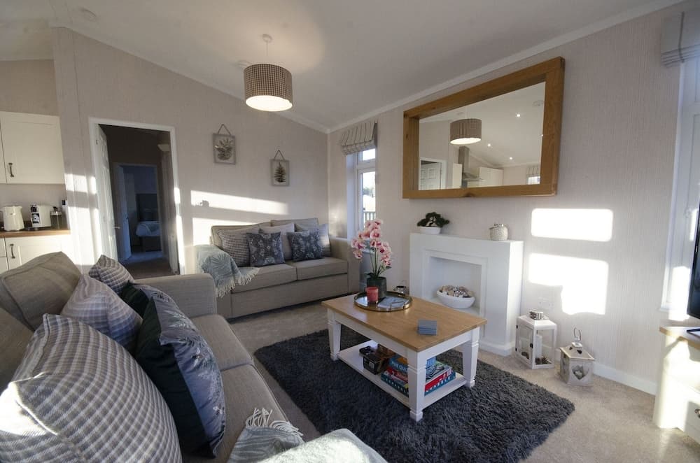 Hollicarrs - Bluebell Lodge