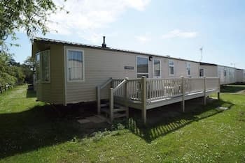 2 Bedroom Caravan at Heacham Beach With Decking
