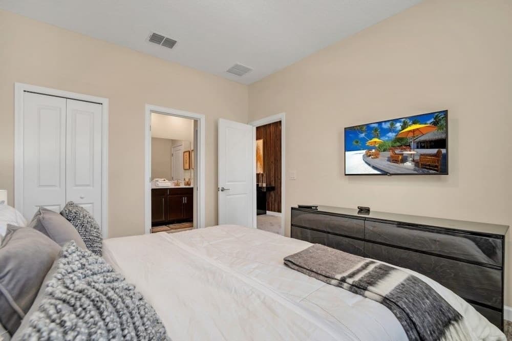 Amazing Champions Gate 9 Bedroom Villa Villa by Redawning