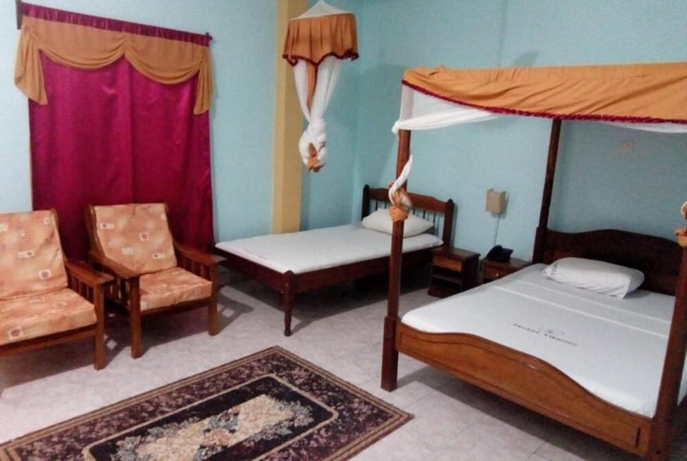 Titanic Hotel - Kilifi