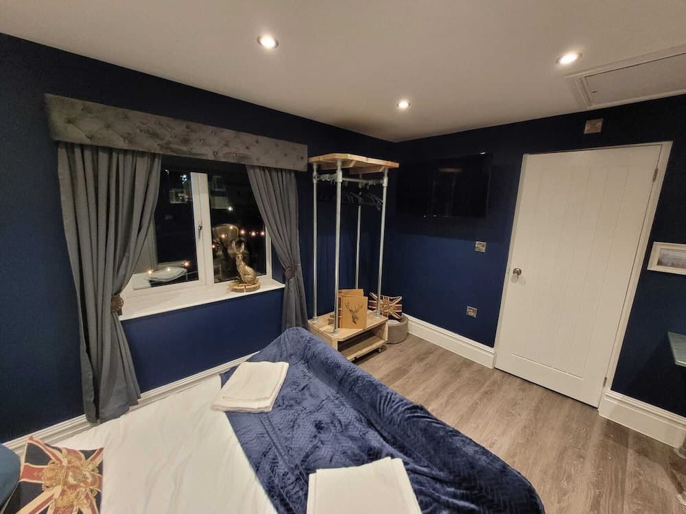 The Waterside Bar Rooms & Restaurant