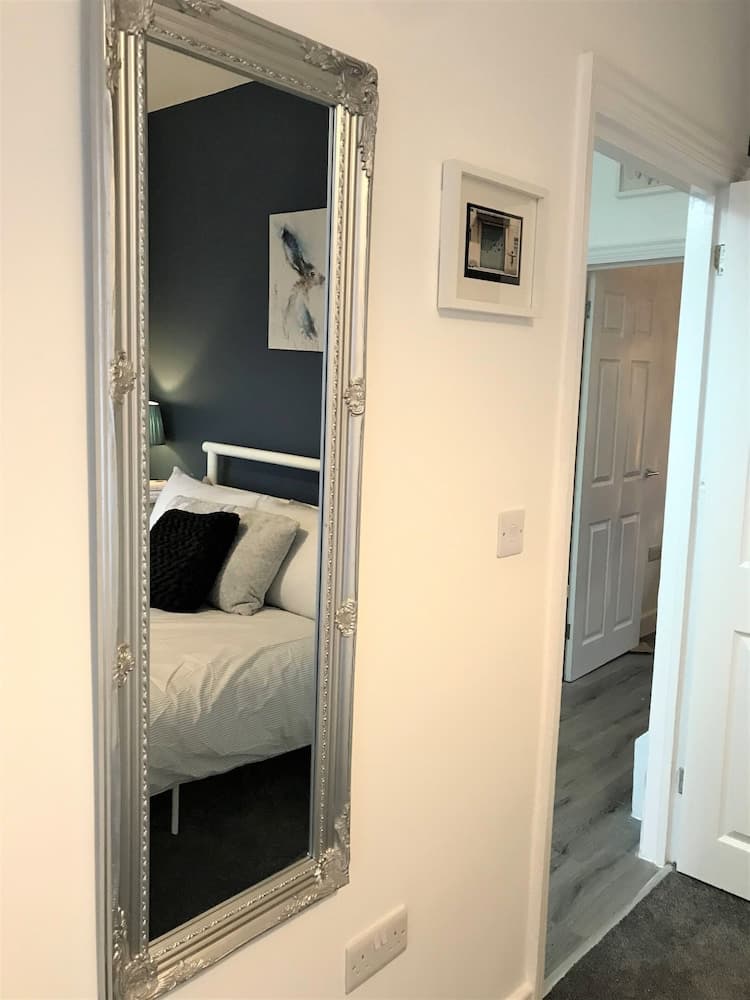 Stylish Modern 3-bed House nr Manchester City ctr