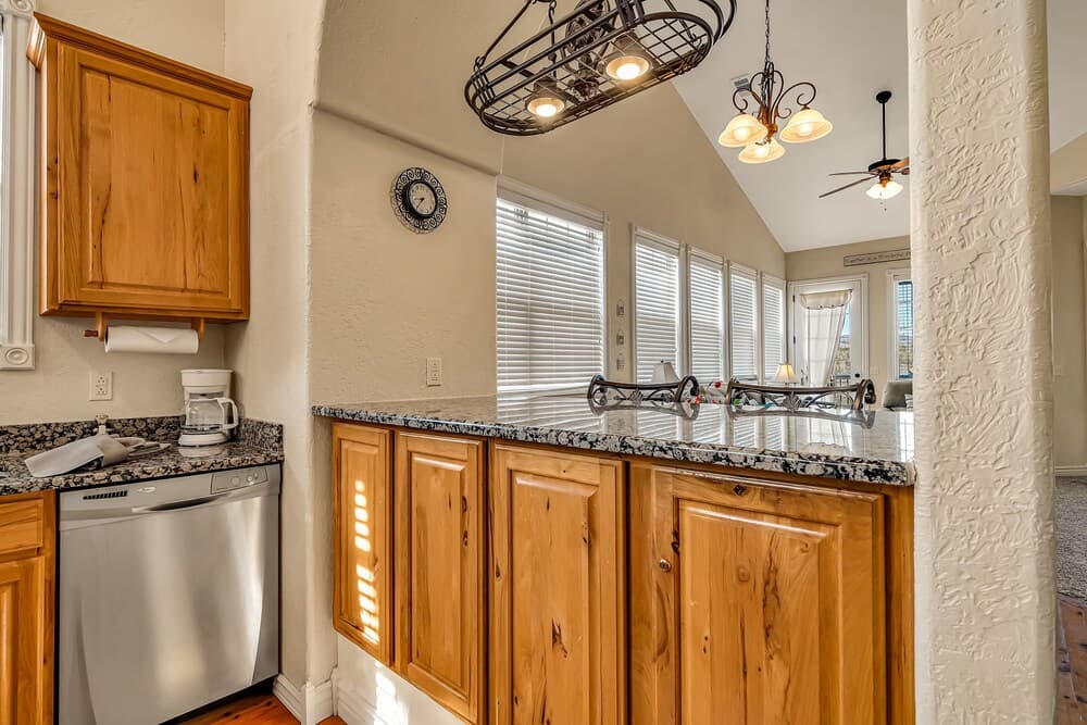 Scenic Terrace 2 Bedroom Condo by Redawning