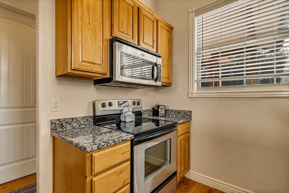 Scenic Terrace 2 Bedroom Condo by Redawning