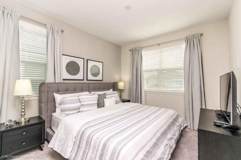 New Solara Resort 9 Bedroom Villa Villa by Redawning