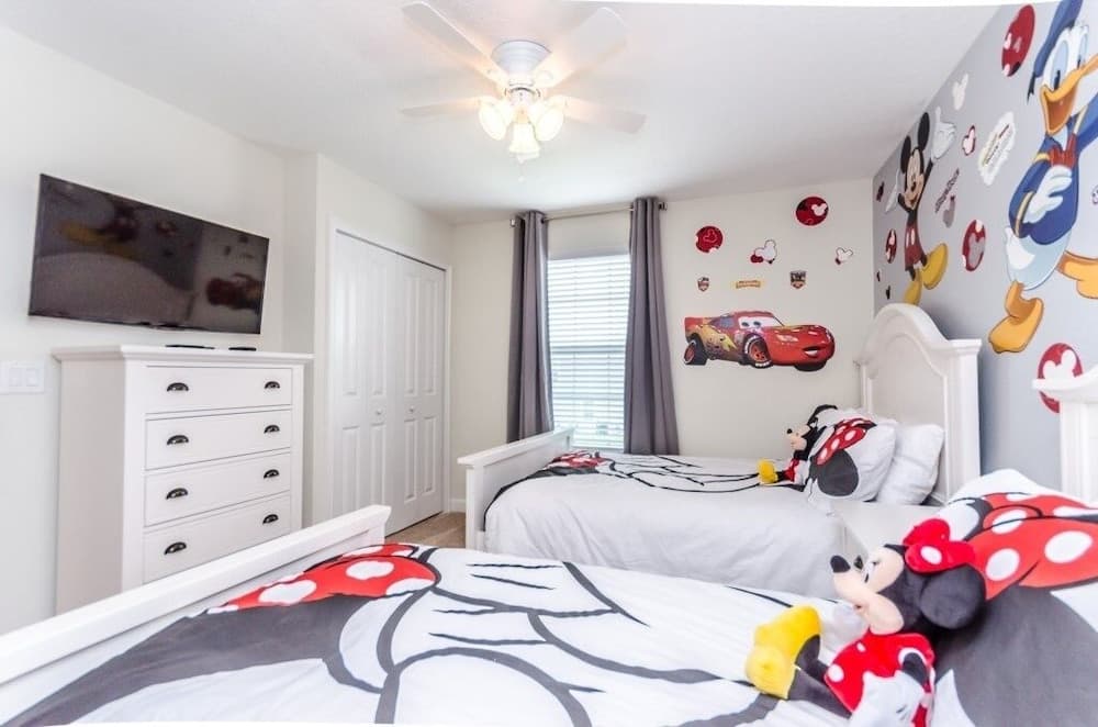 Ultimate Champions Gate Resort 6 Bedroom 6 Villa by Redawning