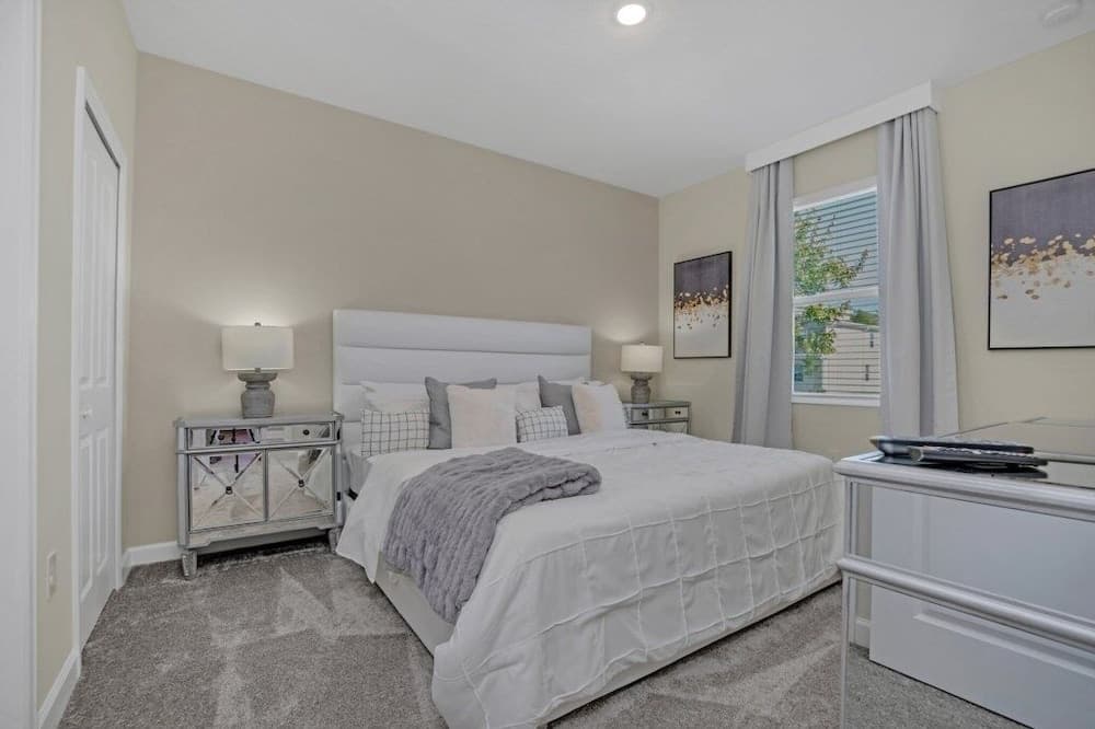 Storey Lake 9 Bedr Villa With Games Room 9 Bedroom Home by Redawning