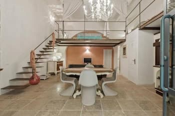 Shabby Loft In Colosseum