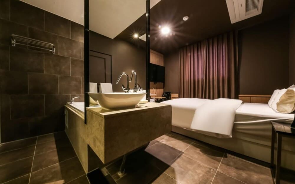 Daejeon Sintanjin Hotel Wol