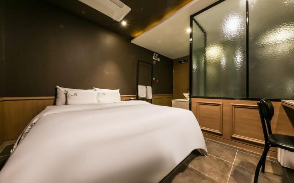 Daejeon Sintanjin Hotel Wol