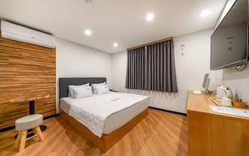 Busan Guseo-dong Candle