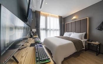 Yeongdeungpo Bamos Hotel