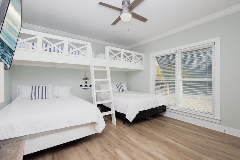 The Rookery Iii 6015 3 Bedroom Cottage by RedAwning