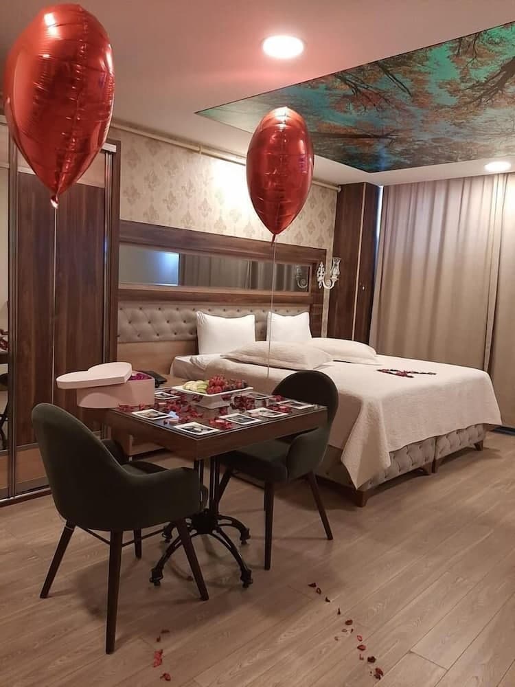 10 Numara Gold Suit Otel