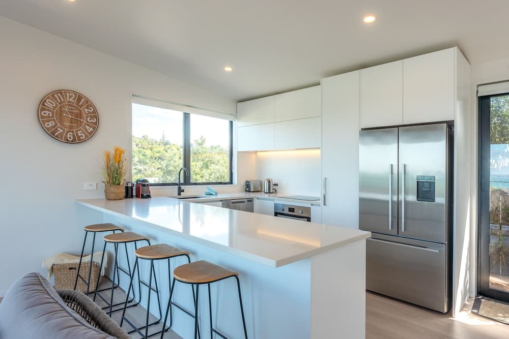 Luna Cottage - Ocean Views on Waiheke