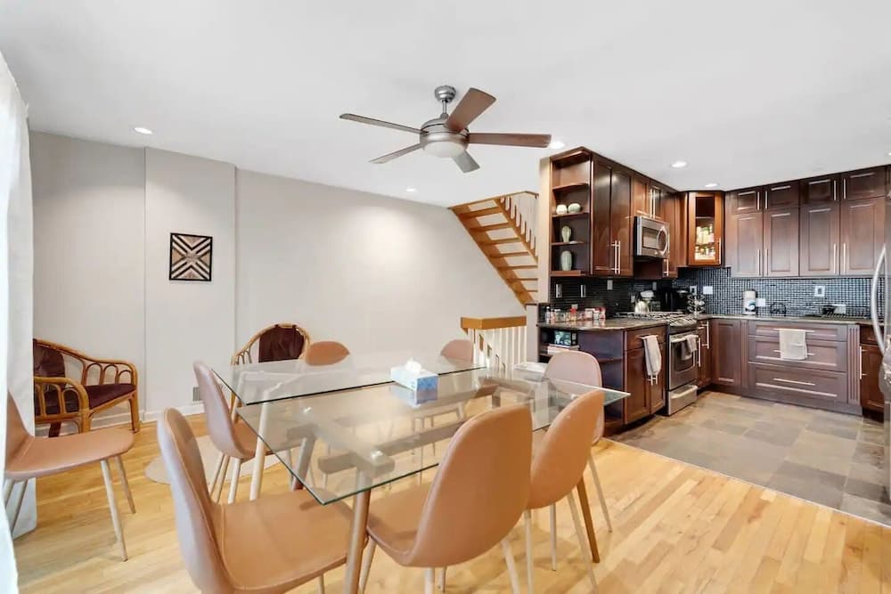 4 BDRM Garage Parking Patio Society Hill