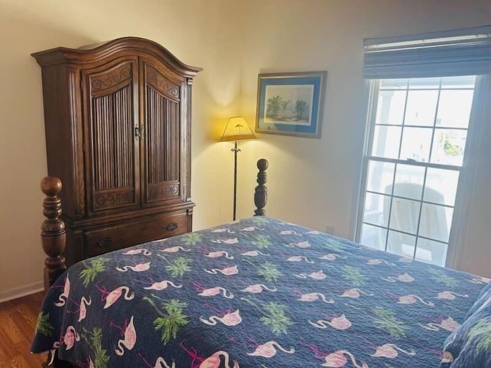 Pirates Paradise 3 Bedroom Home by RedAwning