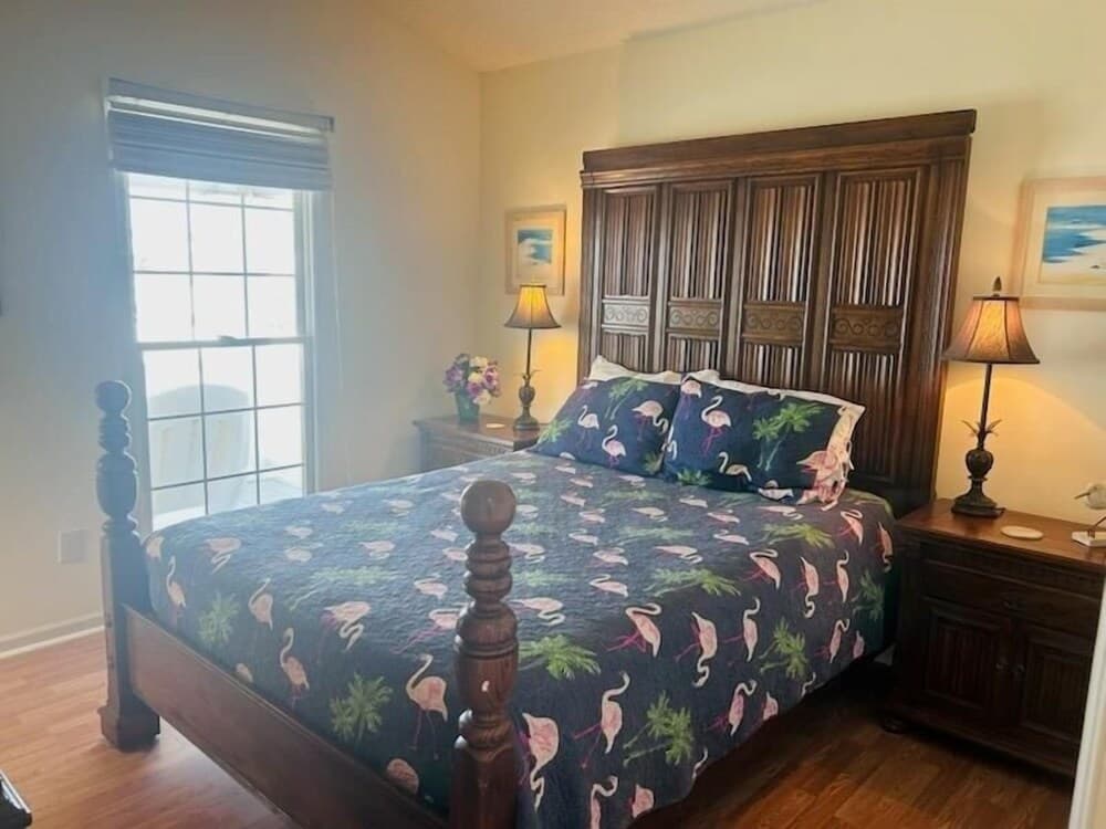 Pirates Paradise 3 Bedroom Home by RedAwning