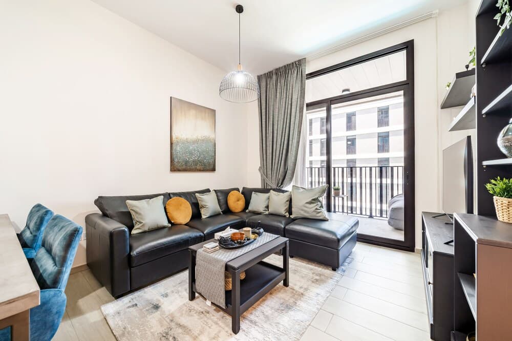 Spacious 1 Bedroom With Balcony in Wilton Terraces