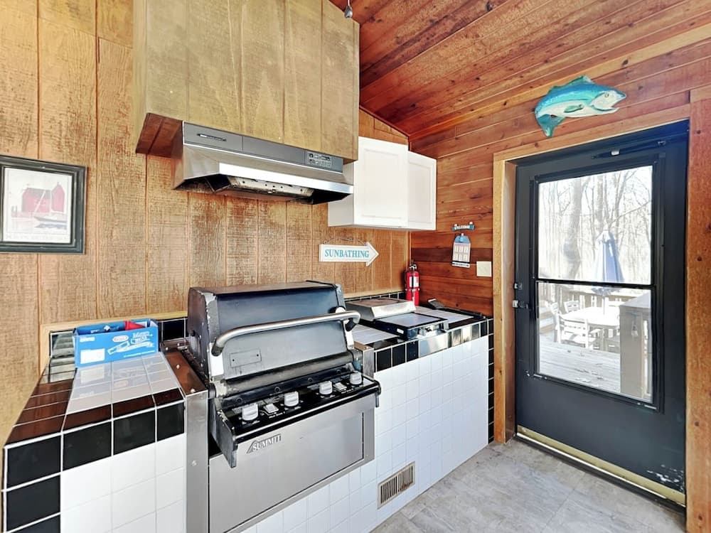 Bear Cave Blues by Taylor Made Deep Creek