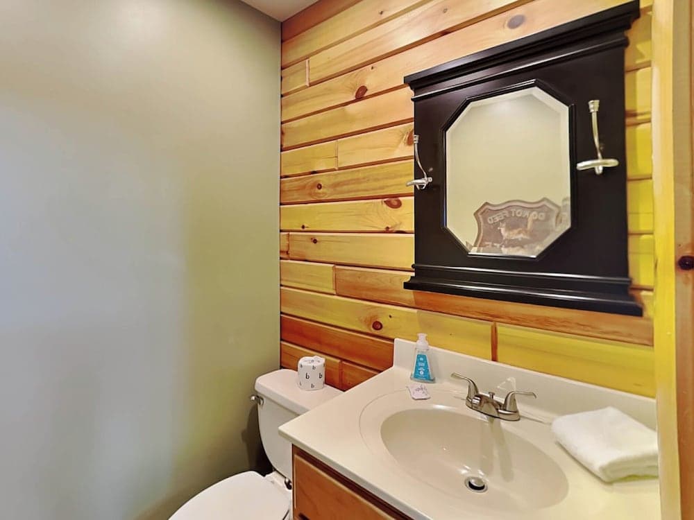 Bear Hollow Lodge by Taylor Made Deep Creek