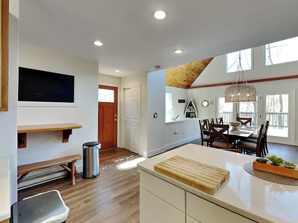 Bearadise Found by Taylor Made Deep Creek