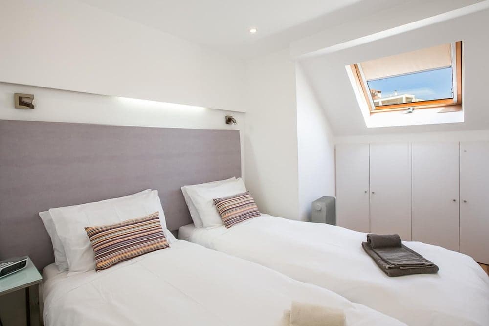 LV Premier P Real PI1 Central River Views Terrace