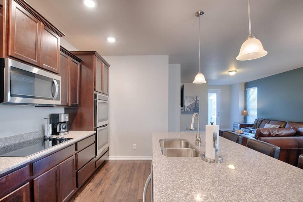 2BR Mtn Views Usaf Academy Newly Build Central AC