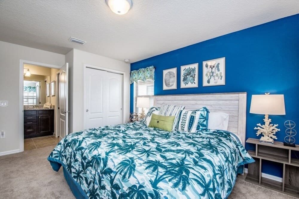 Luxury 7 Bed Villa With Saltwater Pool/spa, 7 Bedroom Villa by Redawning