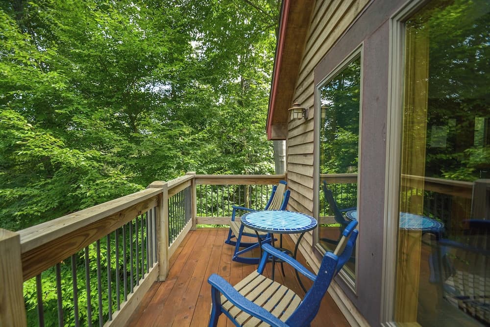 Canopy Escape by Taylor Made Deep Creek