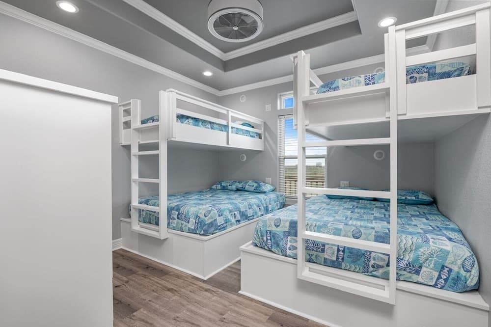 Soggy Bottom 3 Bedroom Home by RedAwning