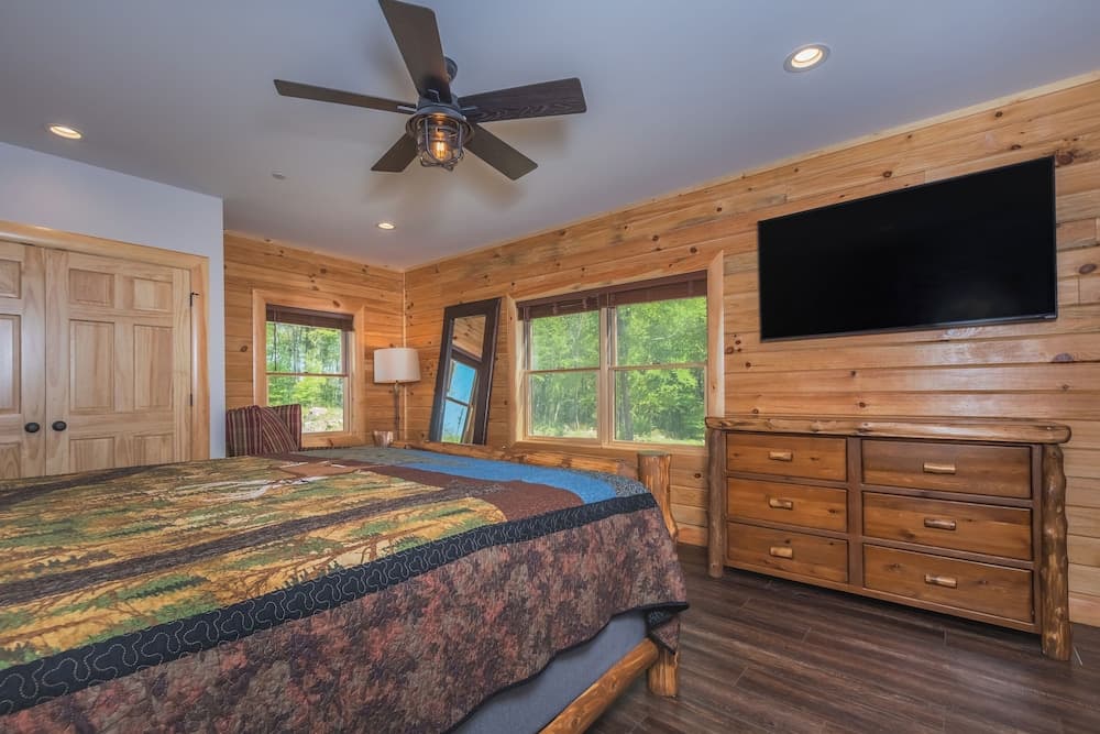 Cj's Mountain Lodge by Taylor Made Deep Creek